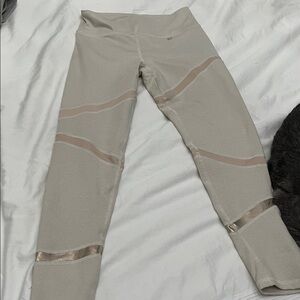 Body shape Light cream Leggings